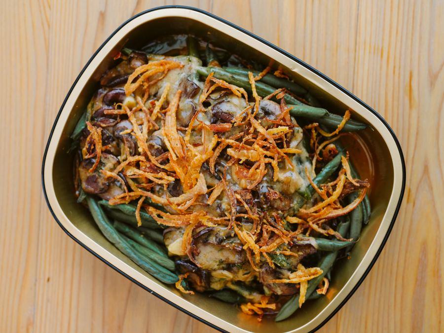 Green beans with mushrooms topped with crispy shallots